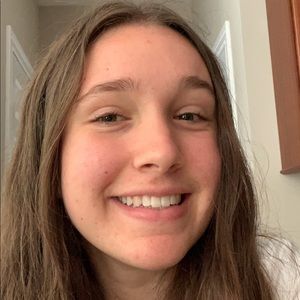 Meet your Posher, Caitlin